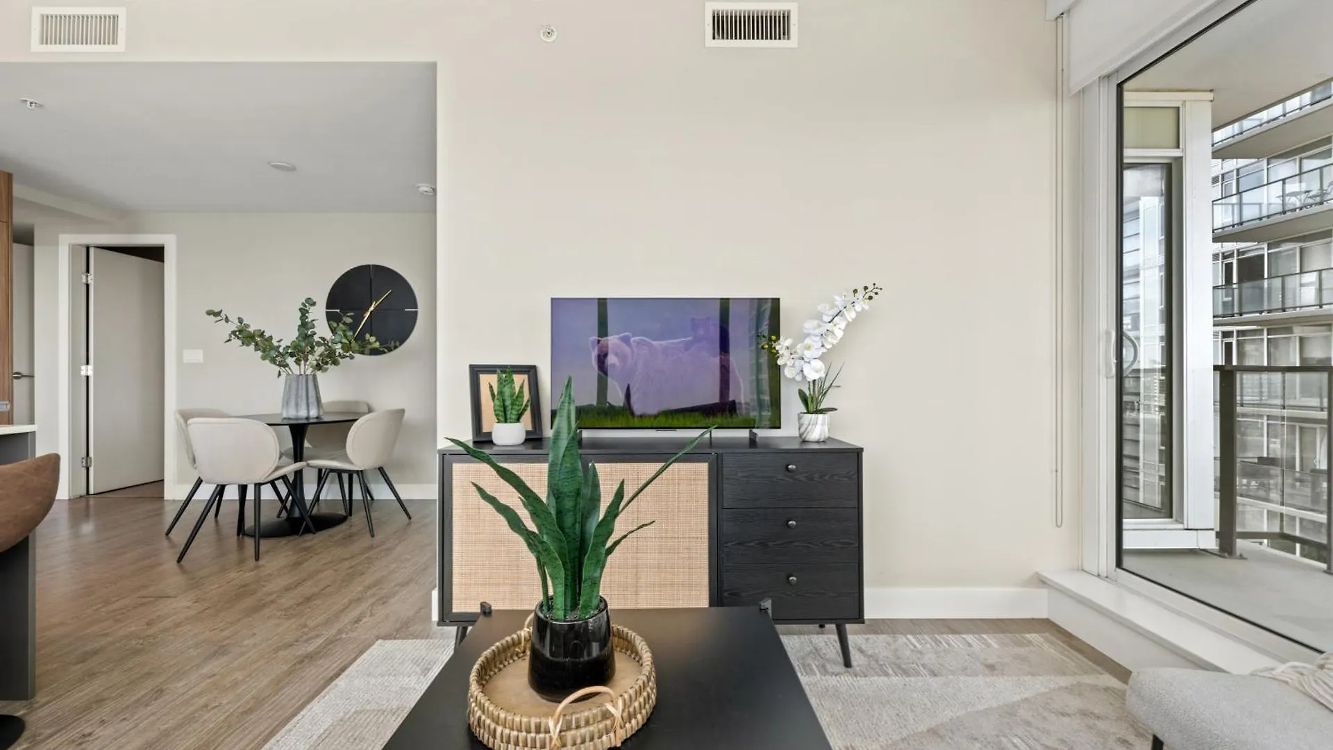 Modern Suite Calgary Downtown 5 Min Walk Stampede 0*,  Kanada
