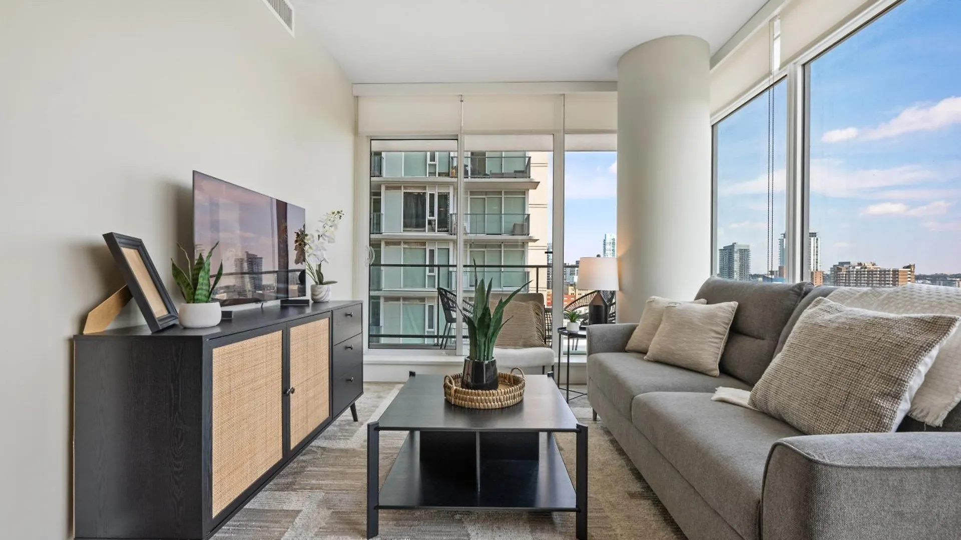 Modern Suite Calgary Downtown 5 Min Walk Stampede Canadá